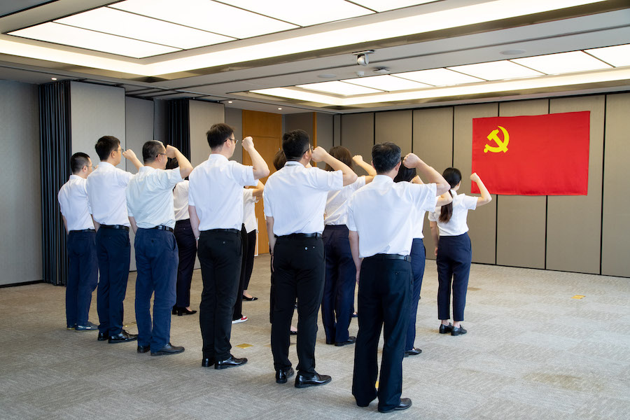 初心不变 信仰始终︱银河优越会集团各基层党组织开展“重温入党誓词”主题党日活动